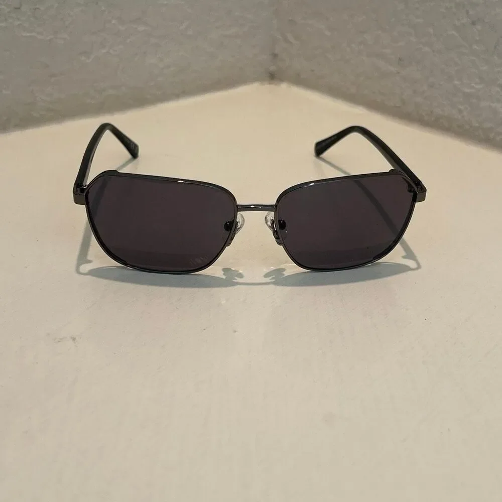 Guess GU00117 Thin Gunmetal Frame Rectangle Sunglasses Smoke Lens NEW